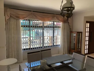 Casa com 3 Quartos para alugar, 166m² no Agronômica, Florianópolis