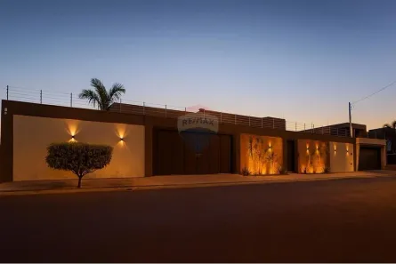 Casa com 4 Quartos à venda, 264m² no Centro, Sertãozinho