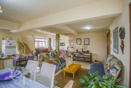 Casa com 3 Quartos à venda, 221m² no Medianeira, Porto Alegre
