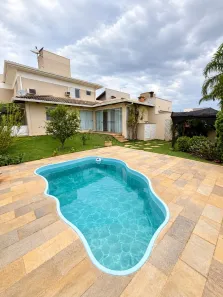 Casa de Condomínio com 4 Quartos para alugar, 300m² no Aclimação, Uberlândia