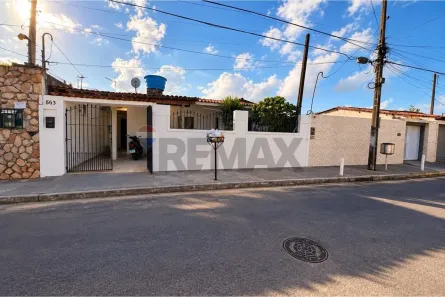 Casa com 4 Quartos à venda, 175m² no Benedito Bentes, Maceió