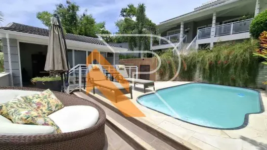 Casa com 3 Quartos à venda, 297m² no Camboinhas, Niterói