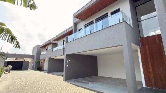 Sobrado com 3 Quartos à venda, 186m² no América, Joinville
