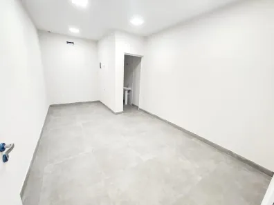 Ponto Comercial para alugar, 20m² no Campo Grande, Rio de Janeiro