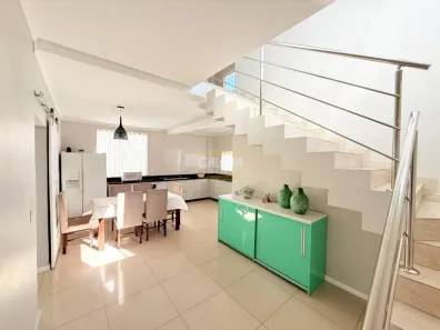 Casa com 3 Quartos à venda, 248m² no Boa Vista, Joinville