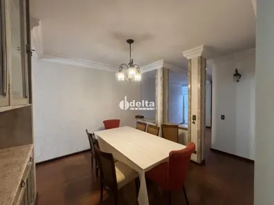 Casa com 3 Quartos à venda, 237m² no Centro, Uberlândia