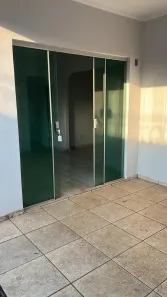 Casa com 3 Quartos para alugar, 320m² no Setor Novo Horizonte, Goiânia