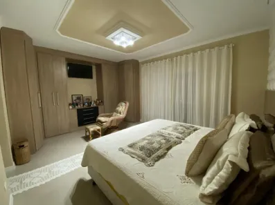 Sobrado com 5 Quartos à venda, 300m² no Solemar, Praia Grande