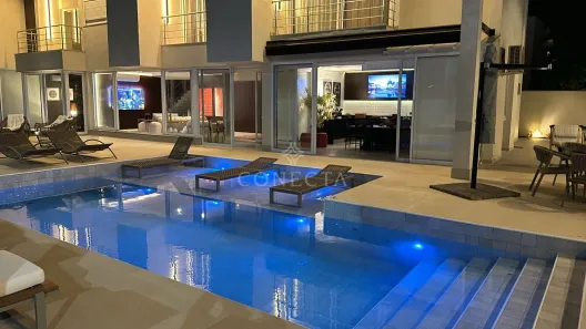 Casa com 4 Quartos para venda ou aluguel, 615m² no Centro Comercial Jubran, Barueri