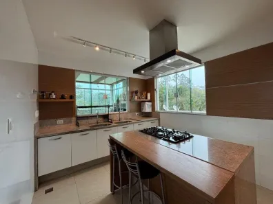 Casa de Condomínio com 5 Quartos para alugar, 600m² no São Pedro, Juiz de Fora