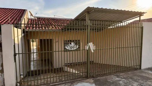 Casa com 2 Quartos para alugar, 80m² no Tarobá, Londrina