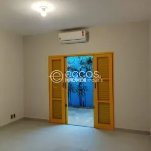 Prédio Comercial à venda, 280m² no Santa Mônica, Uberlândia