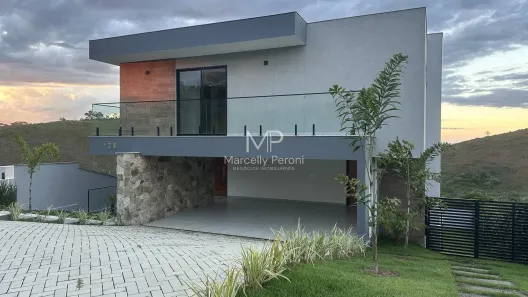 Casa de Condomínio com 4 Quartos à venda, 350m² no São Pedro, Juiz de Fora