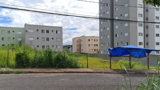 Lote/Terreno à venda, 942m² no Dona Zulmira, Uberlândia