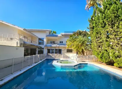 Casa de Condomínio com 4 Quartos para alugar, 500m² no Vila Oliveira, Mogi das Cruzes