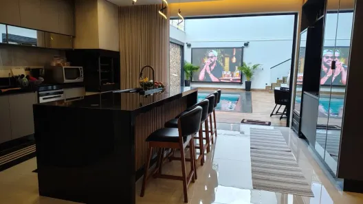 Sobrado com 4 Quartos à venda, 448m² no Jardim Munique, Maringá