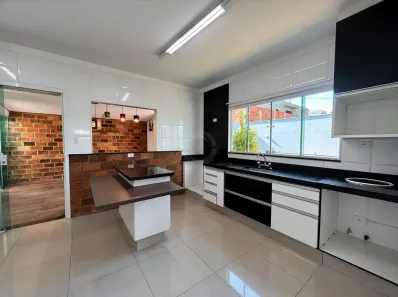 Casa de Condomínio com 3 Quartos para alugar, 360m² no Ondas, Piracicaba