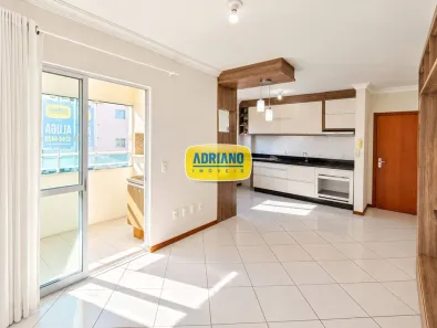 Apartamento com 2 Quartos para alugar, 61m² no Areias, São José