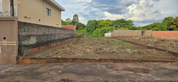 Lote/Terreno à venda, 250m² no Jardim Beatriz, São Carlos