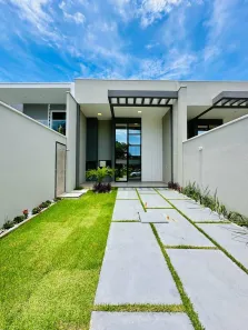 Casa com 3 Quartos à venda, 198m² no Lagoa Redonda, Fortaleza