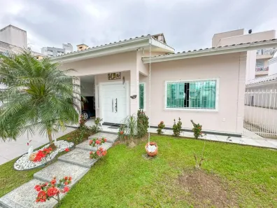 Casa com 2 Quartos à venda, 130m² no Pagani, Palhoça