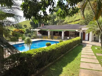 Fazenda/Sítio com 4 Quartos à venda, 2200m² no Almeida Prado, Igaratá