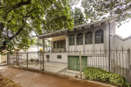 Casa com 3 Quartos à venda, 300m² no Zona 06, Maringá