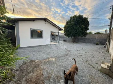 Casa com 2 Quartos para alugar, 70m² no Brejarú, Palhoça