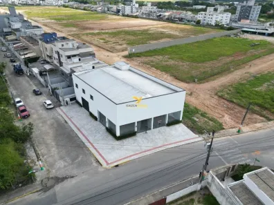 Galpão/Depósito/Armazém para alugar, 582m² no Santa Regina, Camboriú
