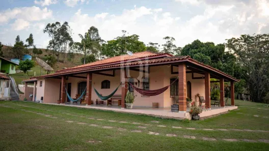 Fazenda/Sítio com 4 Quartos à venda, 150m² no Saboó, São Roque