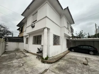 Sobrado com 3 Quartos para alugar, 150m² no Aparecida, Santos