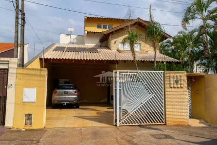 Sobrado com 4 Quartos à venda, 350m² no Eloy Brusch, Ibiporã