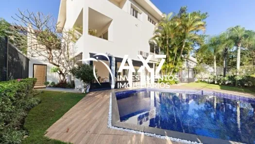 Casa com 3 Quartos para alugar, 700m² no Jardim Leonor, São Paulo
