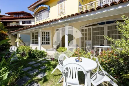 Casa de Condomínio com 4 Quartos à venda, 720m² no Sapê, Niterói