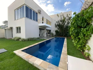 Sobrado com 4 Quartos à venda, 238m² no Terra Bonita, Londrina