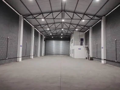 Galpão/Depósito/Armazém para alugar, 700m² no Jardim Primavera, Duque de Caxias
