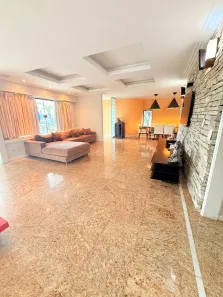 Casa de Condomínio com 4 Quartos à venda, 650m² no Camboinhas, Niterói