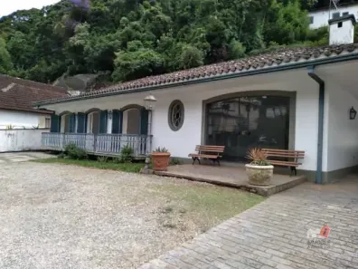 Casa com 3 Quartos à venda, 312m² no Mosela, Petrópolis