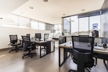 Casa com 4 Quartos à venda, 337m² no Chácara das Pedras, Porto Alegre