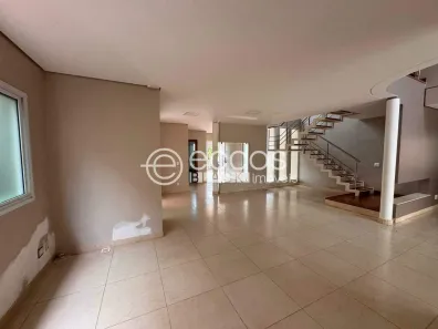 Casa de Condomínio com 5 Quartos para alugar, 384m² no Morada da Colina, Uberlândia