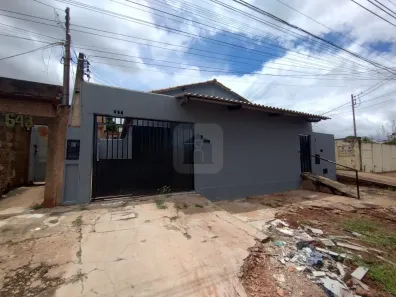 Casa com 3 Quartos para alugar, 70m² no Jaraguá, Uberlândia