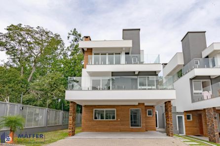 Casa de Condomínio com 3 Quartos à venda, 300m² no Pedra Redonda, Porto Alegre