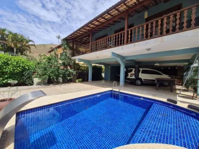 Casa com 3 Quartos para alugar, 300m² no Itaipava, Petrópolis