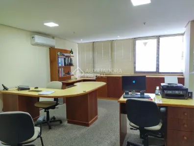 Sala Comercial à venda, 48m² no Três Figueiras, Porto Alegre