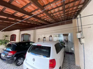 Casa com 3 Quartos à venda, 202m² no Marta Helena, Uberlândia
