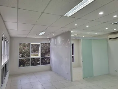 Sala Comercial para venda ou aluguel, 80m² no Sítio Tamboré Alphaville, Barueri