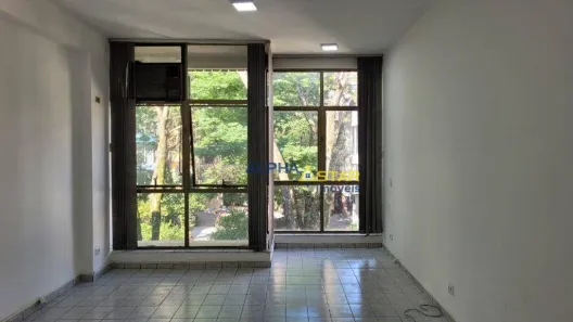 Sala Comercial para alugar, 30m² no Condomínio Centro Comercial Alphaville, Barueri