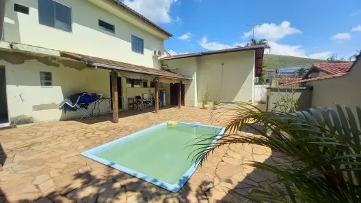 Casa com 4 Quartos à venda, 84m² no Jardim Amália, Volta Redonda