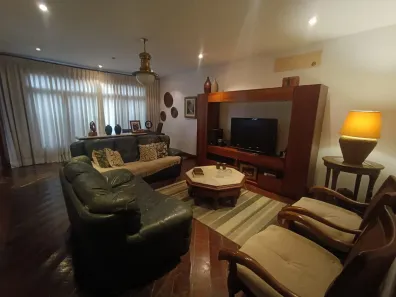 Casa com 3 Quartos à venda, 225m² no Vila Valqueire, Rio de Janeiro