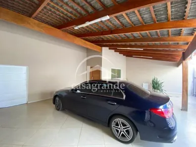 Casa com 3 Quartos para alugar, 270m² no Nova Uberlândia, Uberlândia